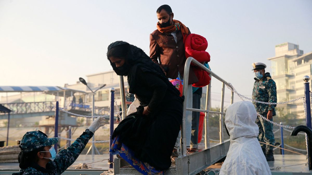 Brutální zbití a zpátky na moře. Řecko čelí žalobě kvůli uprchlíkům